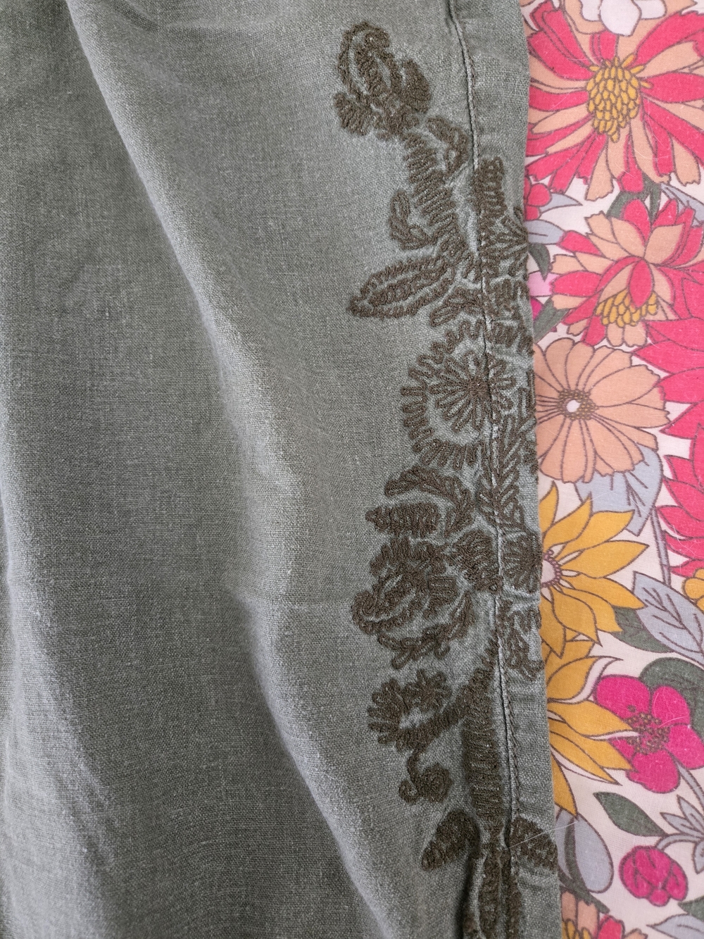 Sonoma Olive Embroidered Capri Pants - Picture 5 of 5
